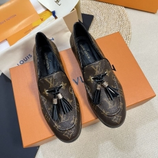 Louis Vuitton Low Shoes